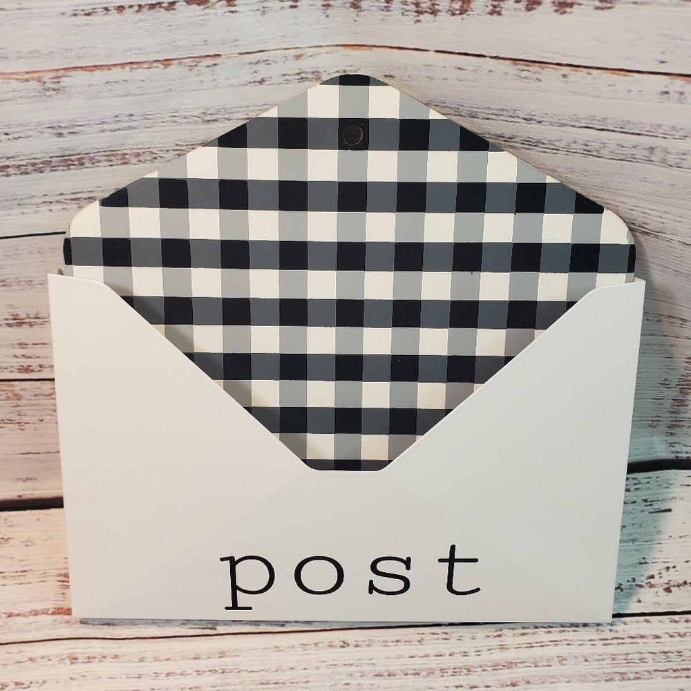 Bullseye Plaid Playhouse Mailbox-white - Picture 1 of 3